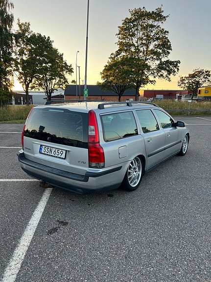 Volvo V70 5 of 15