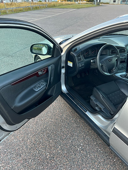 Volvo V70 9 of 15