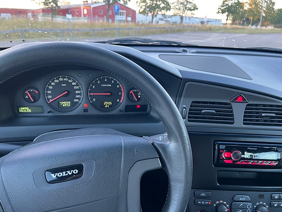 Volvo V70 13 of 15