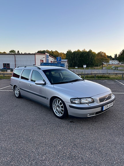 Volvo V70 7 of 15