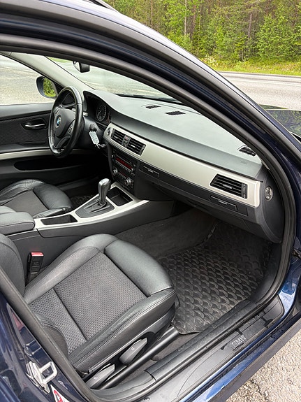 BMW 320d 6 of 8