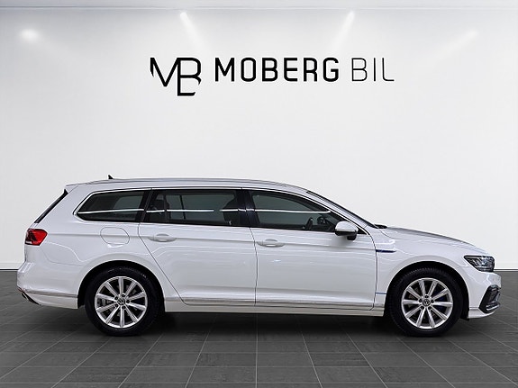 Volkswagen Passat 5 of 17