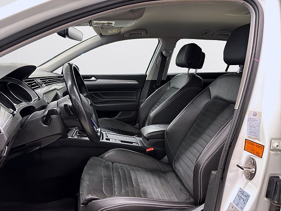 Volkswagen Passat 13 of 17