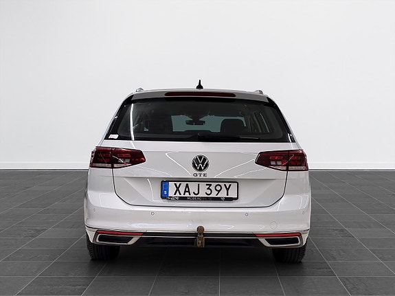Volkswagen Passat 7 of 17