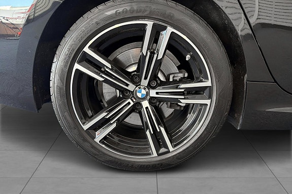 BMW 330e 9 of 29