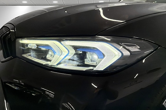 BMW 330e 8 of 29