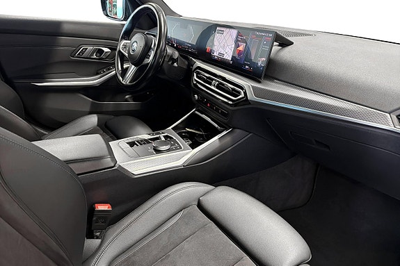 BMW 330e 18 of 29