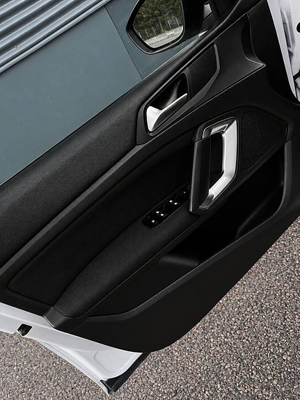 Peugeot 308 7 of 17