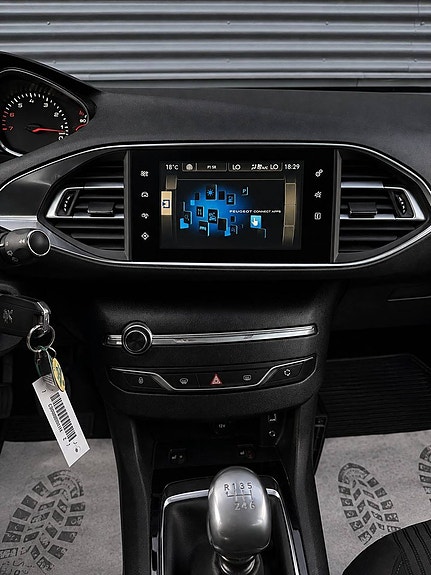 Peugeot 308 14 of 17