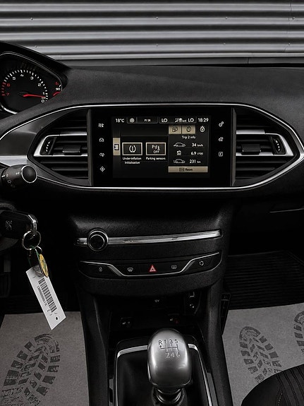 Peugeot 308 16 of 17