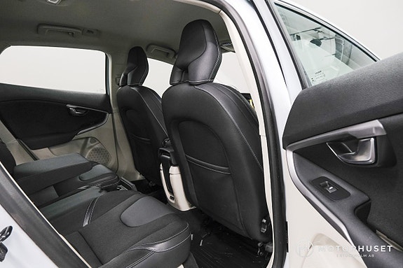 Volvo V40 11 of 17