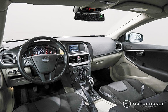 Volvo V40 8 of 17