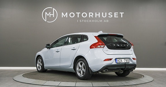 Volvo V40 4 of 17