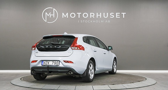 Volvo V40 6 of 17