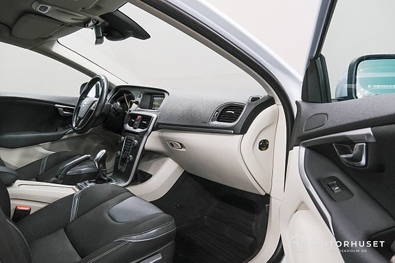 Volvo V40 9 of 17