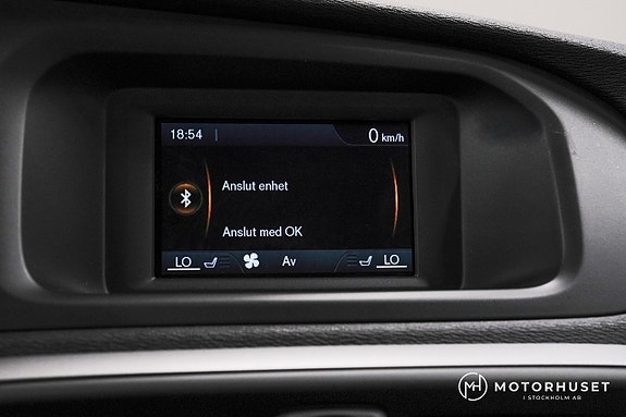 Volvo V40 12 of 17