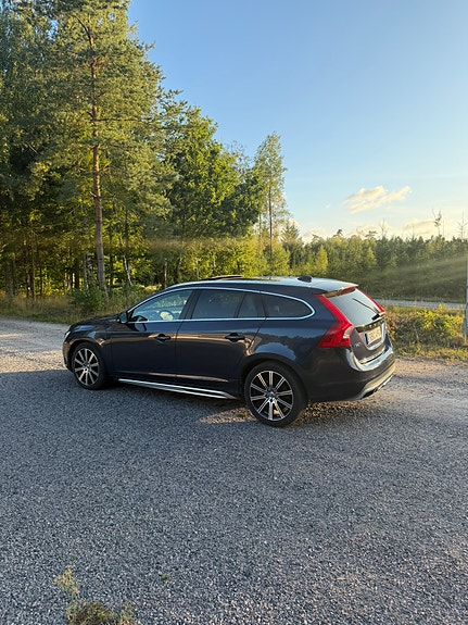 Volvo V60 4 of 8
