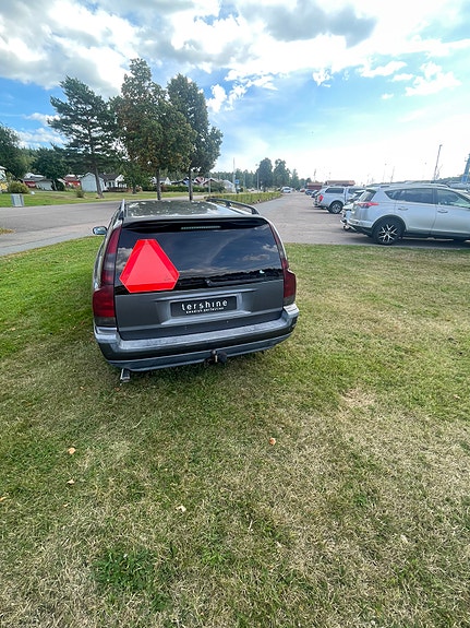 Volvo V70 8 of 10