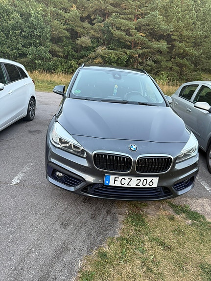 BMW 218d 3 of 9