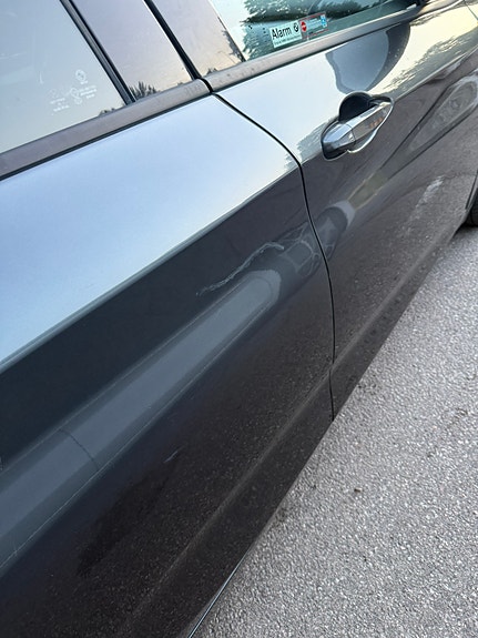 BMW 218d 5 of 9