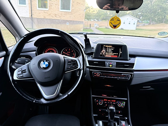 BMW 218d 7 of 9