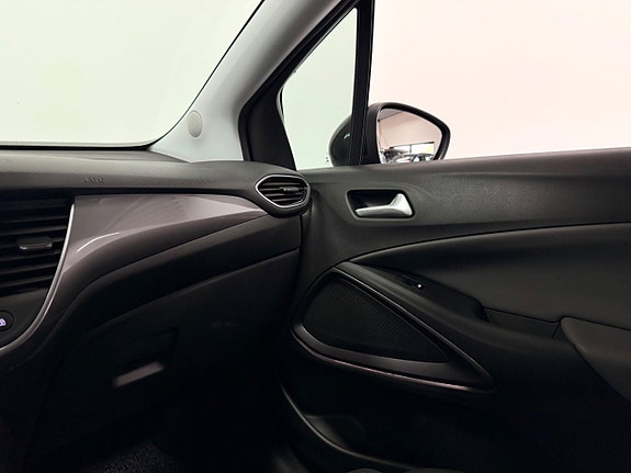 Opel Crossland X 25 of 28