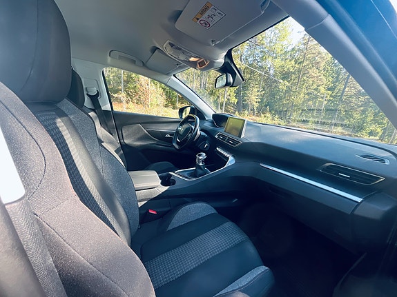 Peugeot 3008 5 of 8