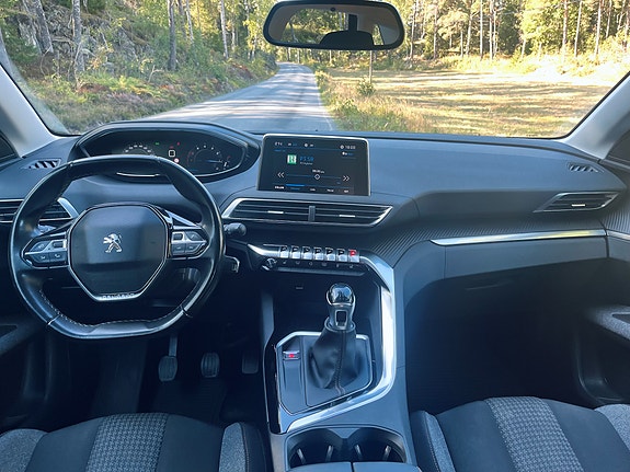 Peugeot 3008 4 of 8