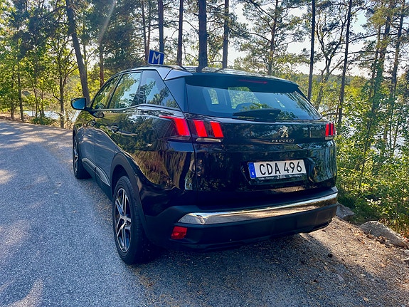 Peugeot 3008 2 of 8