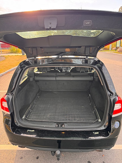 Volvo V70 8 of 18