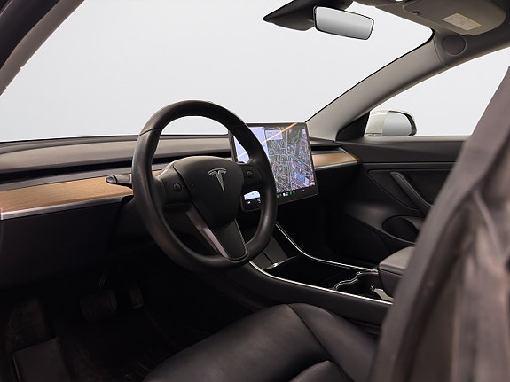 Tesla Model 3 13 of 17