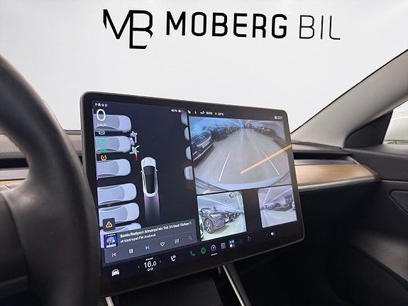 Tesla Model 3 17 of 17