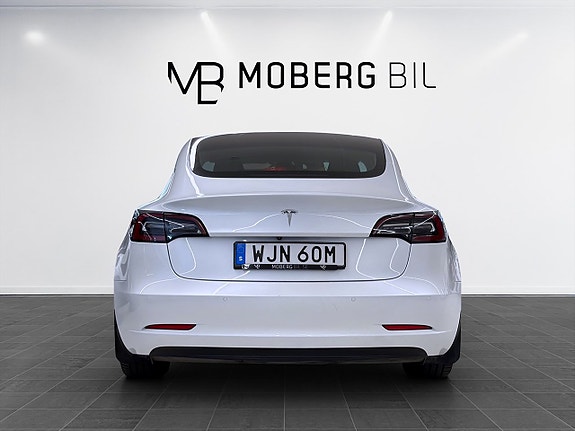 Tesla Model 3 7 of 17
