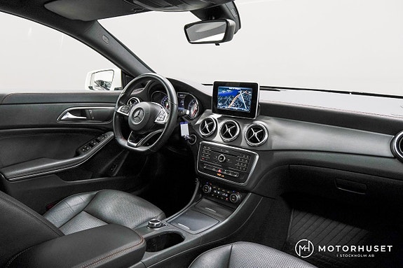 Mercedes-Benz CLA200 10 of 23