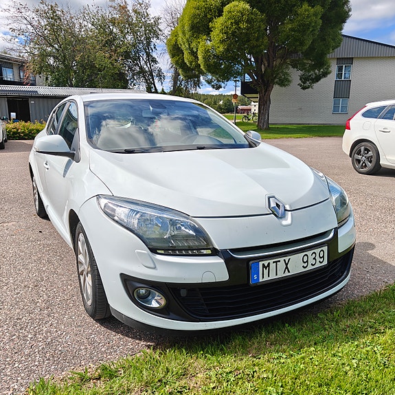 Renault Megane III 2 of 5