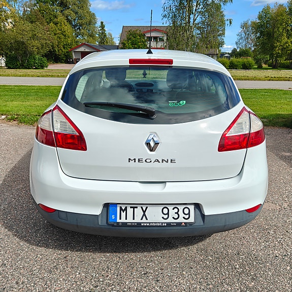Renault Megane III 4 of 5