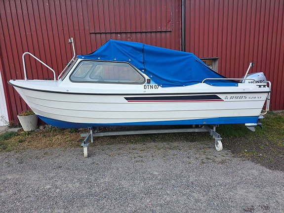 Ryds 520ST med nästan ny Honda BF50 samt trailer 4 of 12