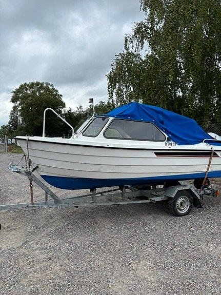 Ryds 520ST med nästan ny Honda BF50 samt trailer 11 of 12