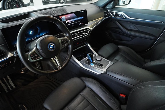 BMW i4 2 of 11