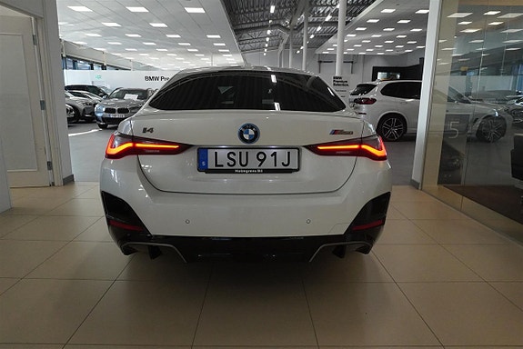 BMW i4 6 of 11