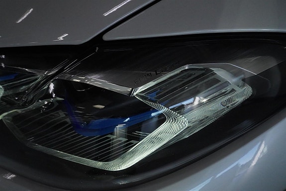 BMW i4 8 of 11