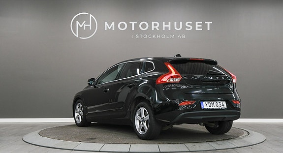 Volvo V40 4 of 19