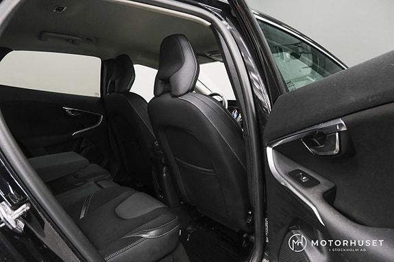 Volvo V40 11 of 19