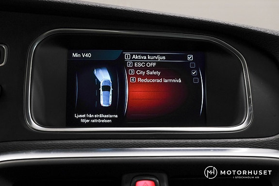 Volvo V40 13 of 19