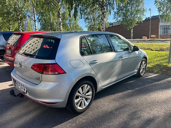 Volkswagen Golf VII 2 of 5