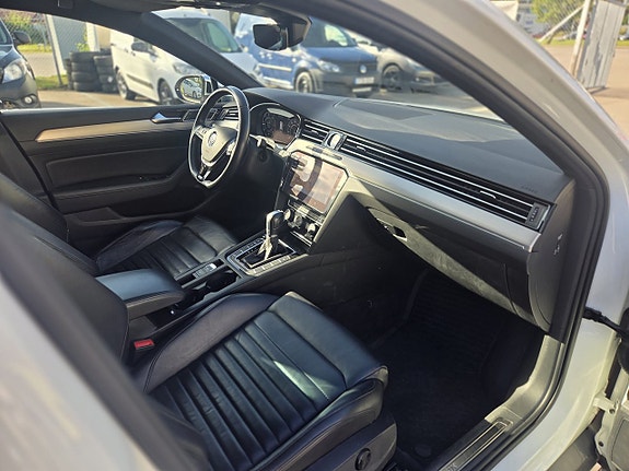 Volkswagen Passat Alltrack 6 of 12