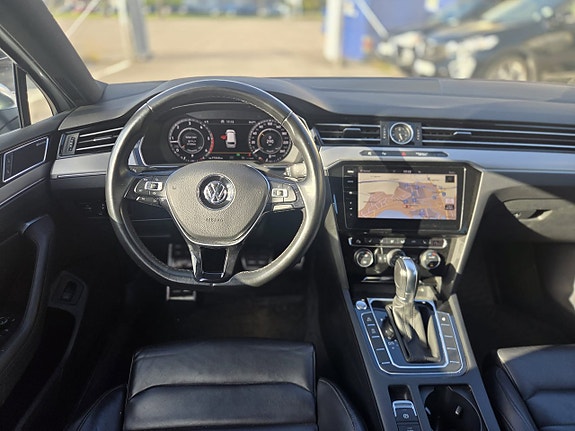 Volkswagen Passat Alltrack 5 of 12