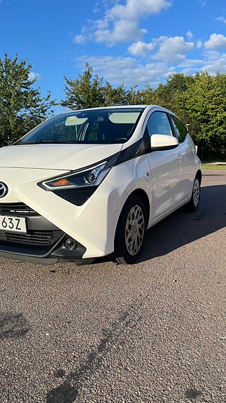 Toyota Aygo 2 of 7