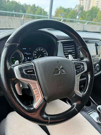 Mitsubishi Outlander 13 of 15