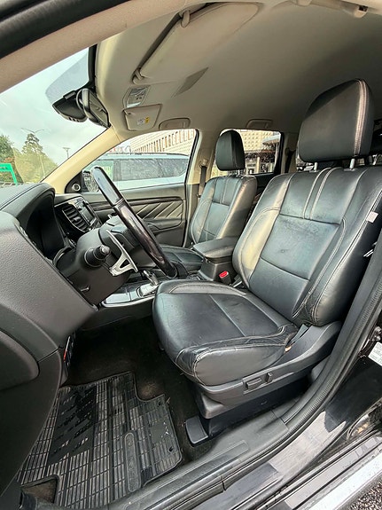 Mitsubishi Outlander 10 of 15